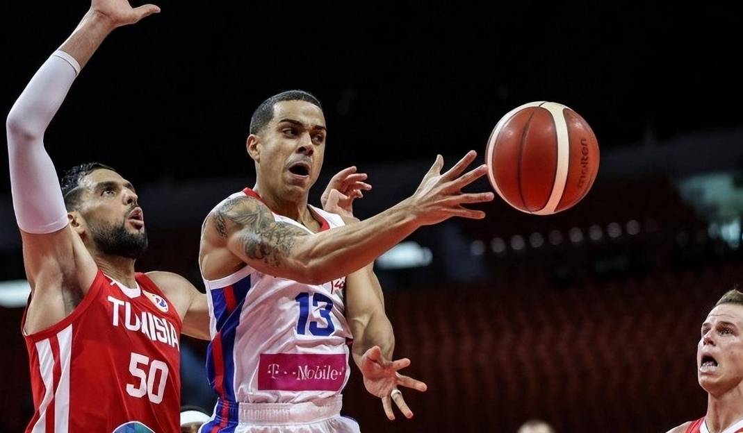 包含赛前芝加哥公牛调整名单以备欧篮联，手感冰凉环节打磨，压力陡增，年轻球员得到机会的词条